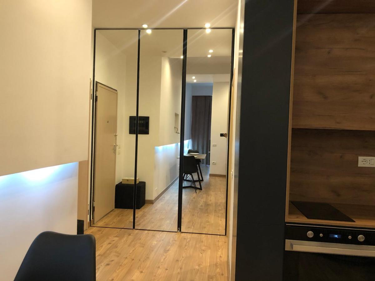 The Laurels - City Center Apartment تيرانا المظهر الخارجي الصورة